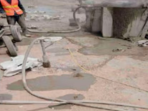 滦南水泥混凝土路面板底注浆技术 路面脱空注浆整治方案